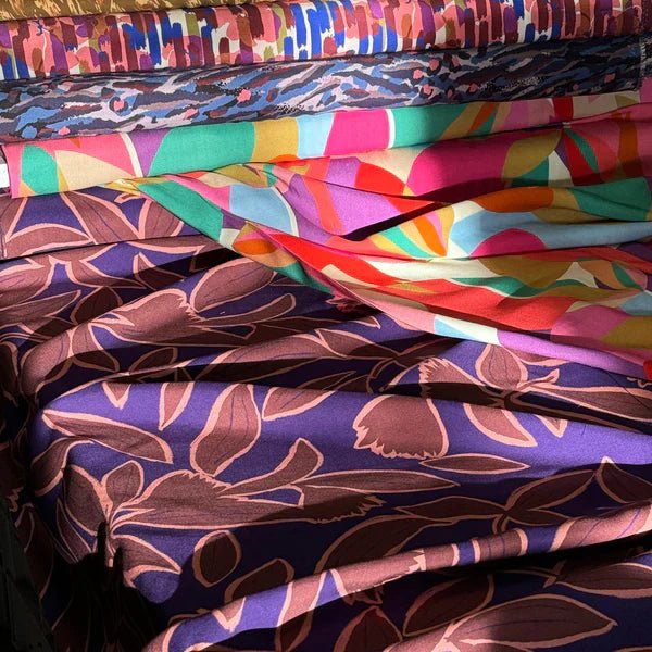 Tissu Viscose : Fluidité et Confort pour Vos Tenues Féminines - tissuspipi.com