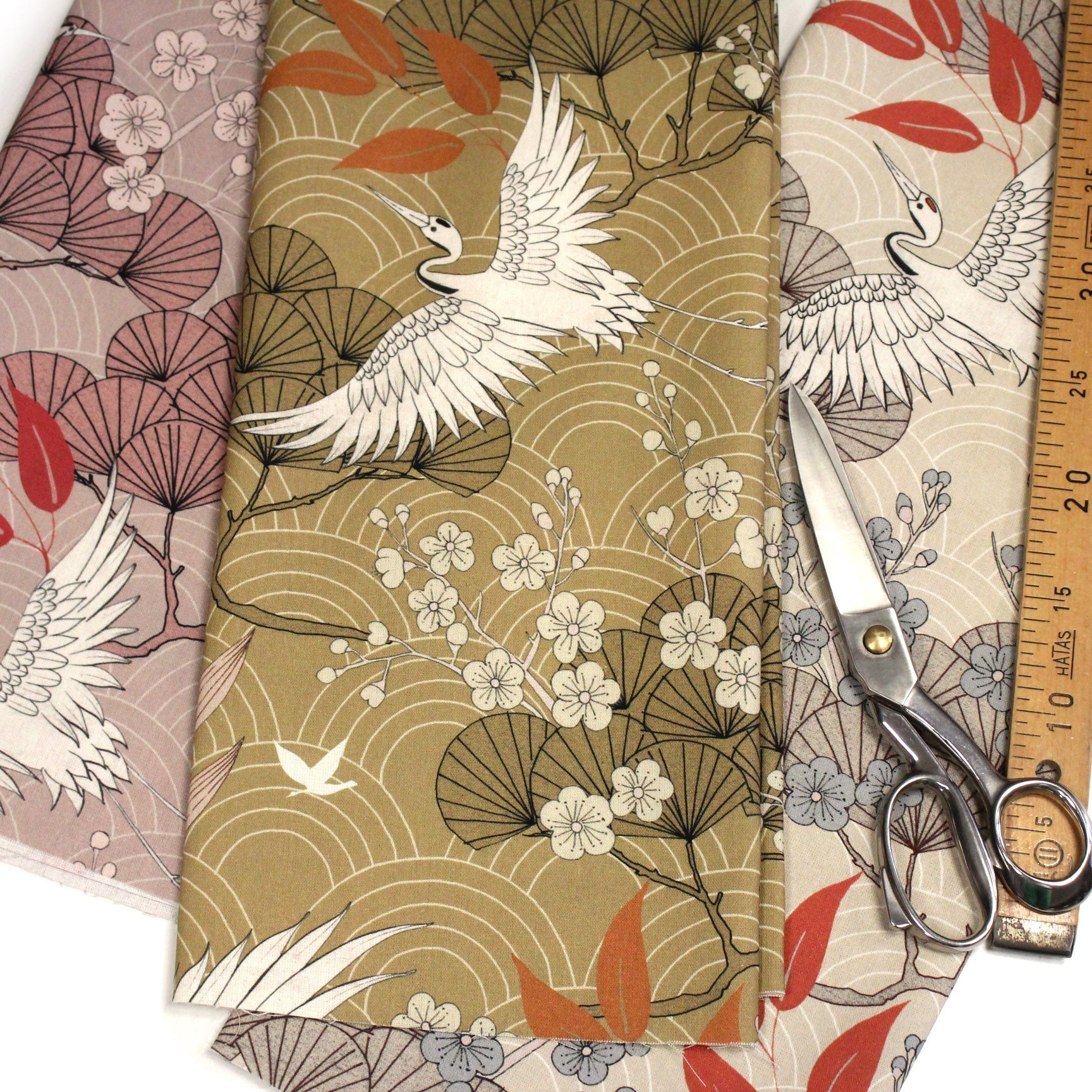 Nouveaux tissus et motifs japonais : tradition, raffinement et innovation au cœur d’une nouvelle collection - tissuspipi.com