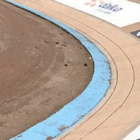 La Renault 4 des Tissus Papi sur le Vélodrome de Roubaix ! - tissuspipi.com