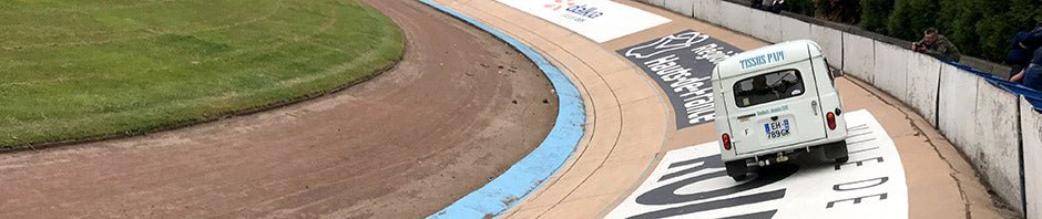 La Renault 4 des Tissus Papi sur le Vélodrome de Roubaix ! - tissuspipi.com