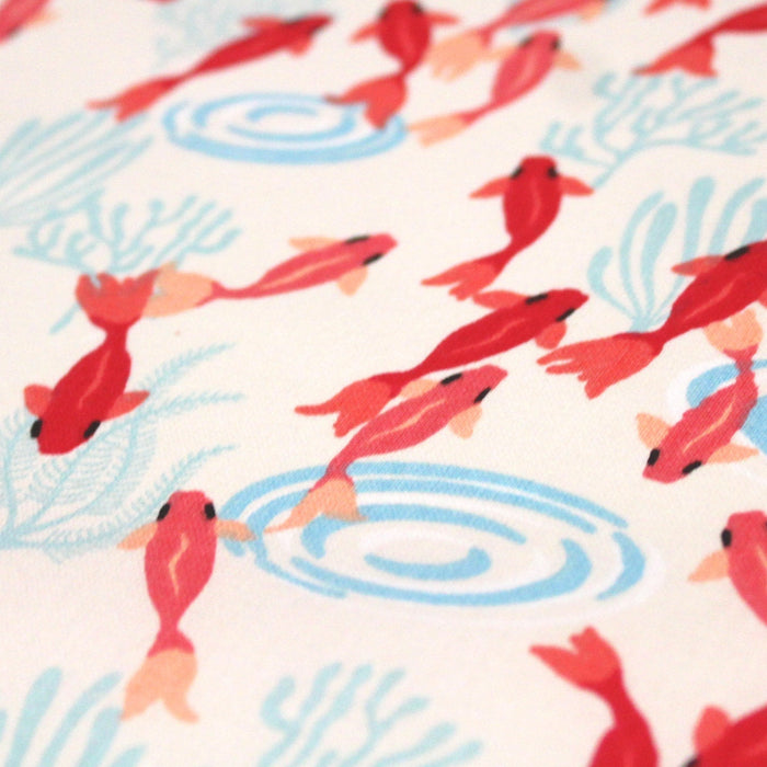 Tissus japonais aux poissons koï : dans la plus pure tradition japonaise - tissuspipi.com