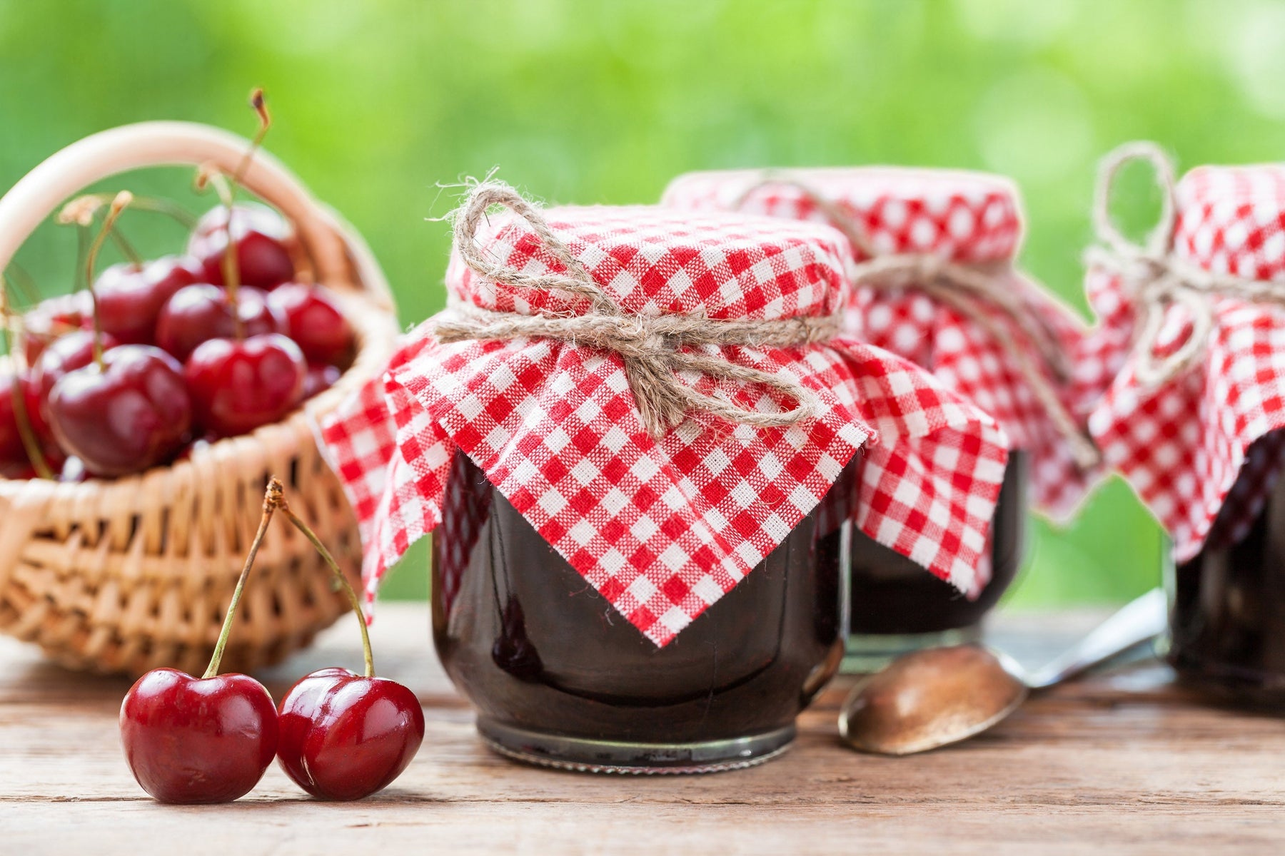 Tissu pot de confiture : du Vichy ou de la toile de jute sur vos confitures ! - tissuspipi.com