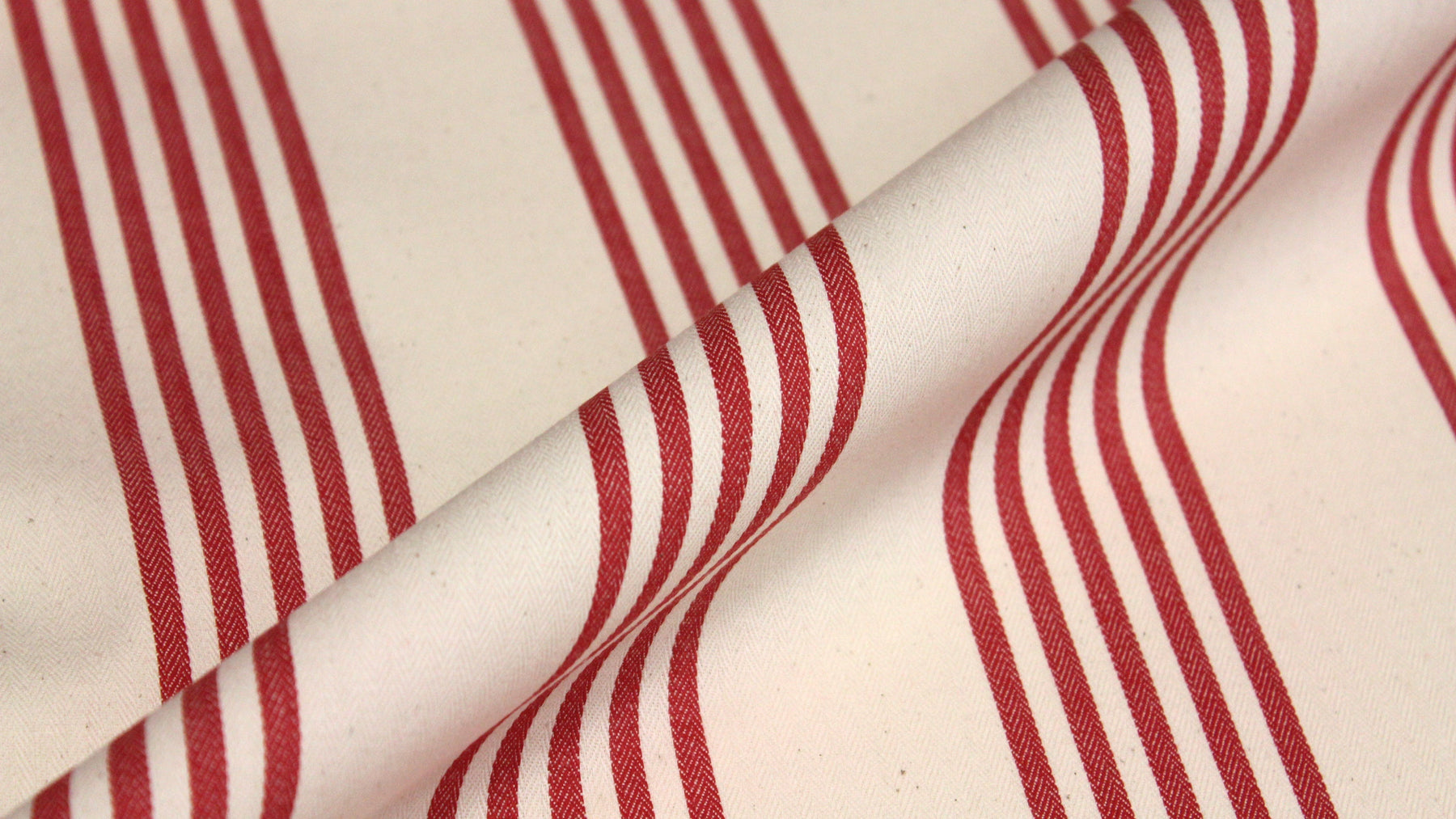 Depuis toujours, la toile à matelas est notre métier - tissuspipi.com