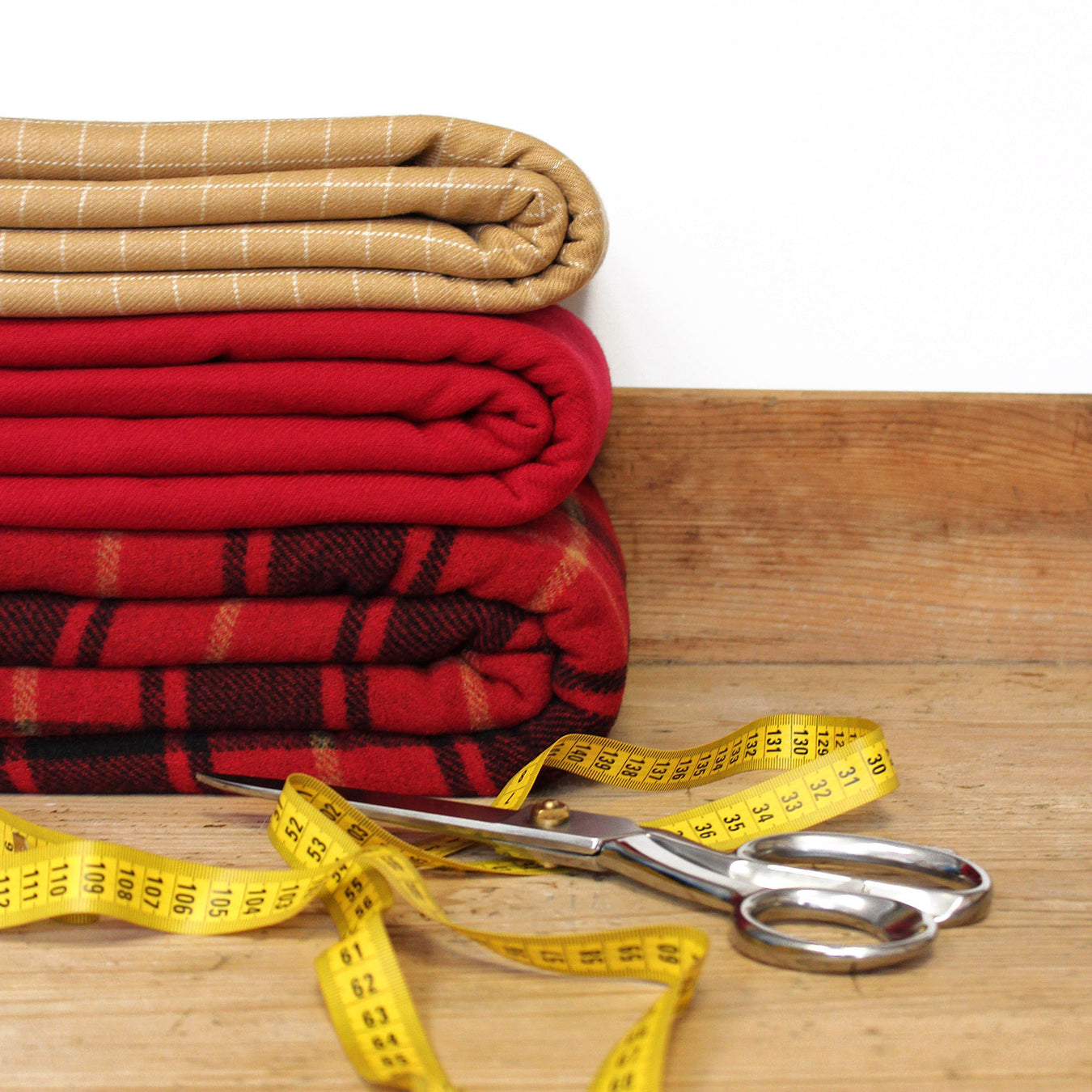 Destockage de lainages et tissus d'hiver - tissuspipi.com