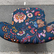 Tissu demi natté INDIENNES fleuri 100% coton, fond bleu pétrole - Collection Thevenon - tissuspipi.com