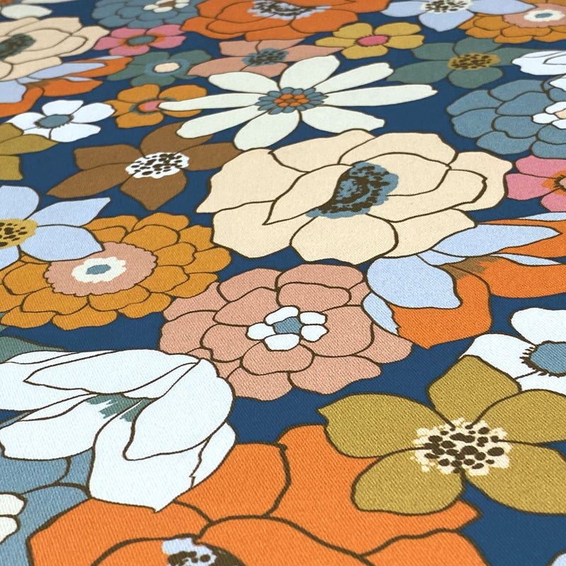 Tissu gabardine de coton SUZANNE imprimé fleurs rétro : bleu, rouille, olive - OEKO - TEX STANDARD 100 - tissuspipi.com