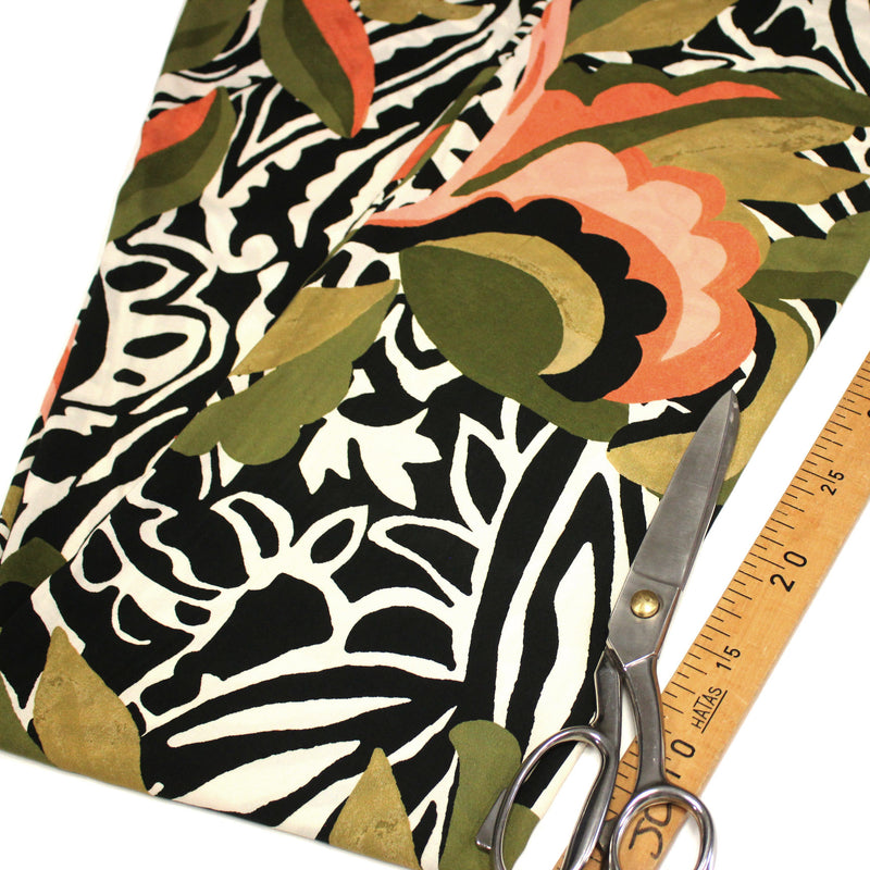 Tissu viscose fluide COMPORTA, motif graphique noir blanc, fleuri vert rose corail - Fabrication française - tissuspipi.com
