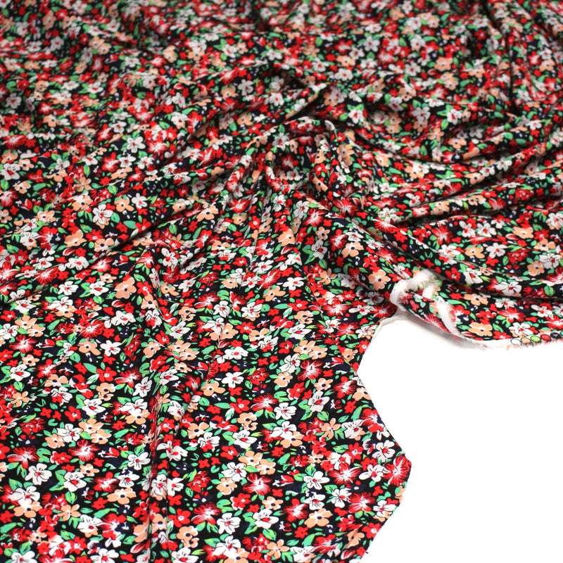 Tissu Viscose fluide fleuri rouge blanc vert et corail - tissuspipi.com