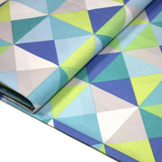 Tissu cotonnade aux triangles scandinaves verts et bleus - tissuspipi.com