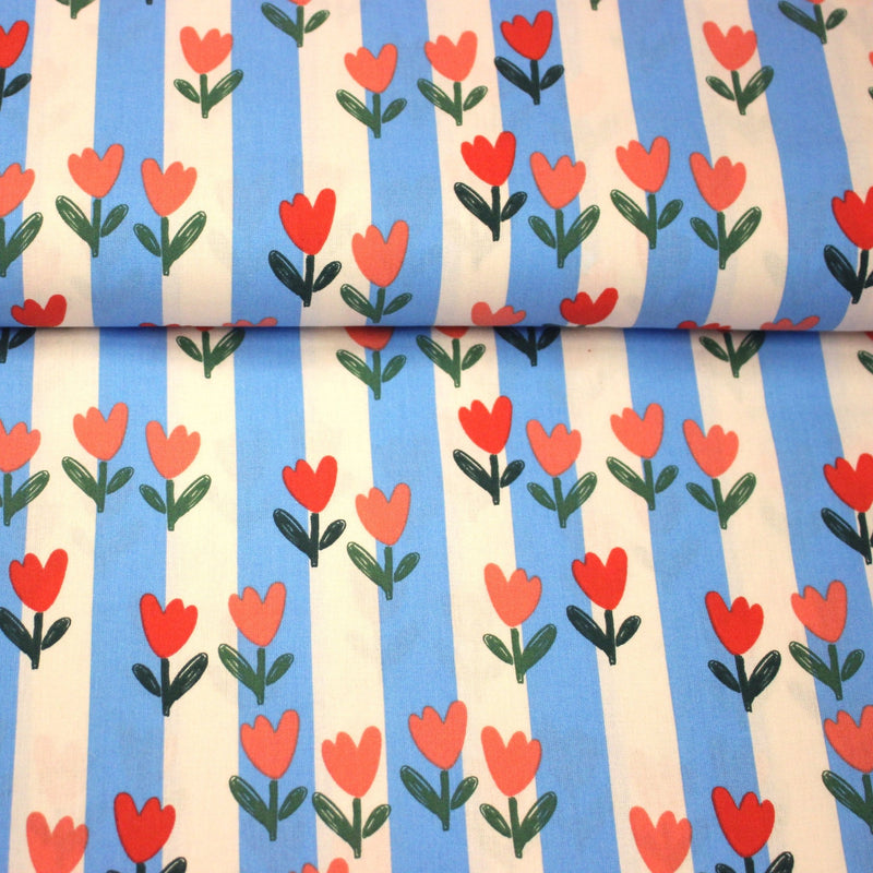 Tissu cotonnade Rayures blanc cassé et bleues aux tulipes roses et rouges - OEKO - TEX STANDARD 100 - tissuspipi.com