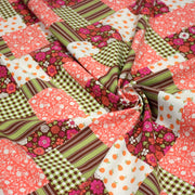 Tissu cotonnade motif patchwork imprimé floral et multicolore, tons roses, verts marrons, écrus - OEKO - TEX STANDARD 100 - tissuspipi.com