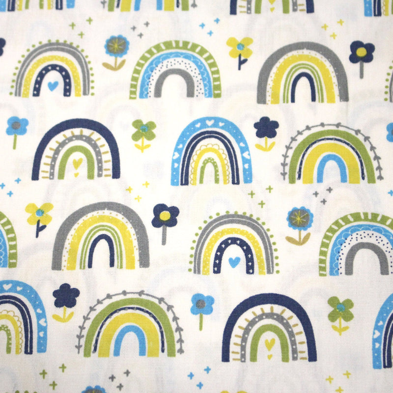 Tissu popeline coton blanc aux arcs en ciel verts bleus et jaunes - tissuspipi.com