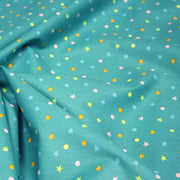 Tissu popeline coton vert canard aux pois et étoiles multicolores - tissuspipi.com