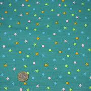 Tissu popeline coton vert canard aux pois et étoiles multicolores - tissuspipi.com