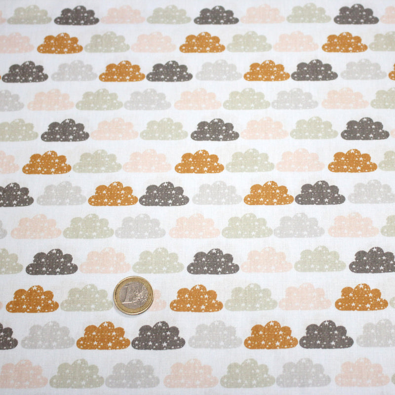 Tissu popeline coton rose bleu ciel aux nuages roses, gris et ocres - tissuspipi.com