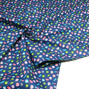 Tissu popeline coton bleu roi aux ballons de baudruches multicolores - tissuspipi.com