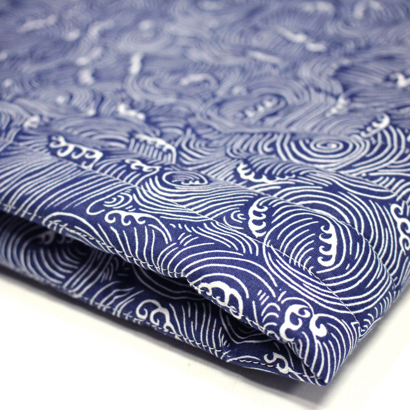 Tissu matelassé Vagues japonaises bleues & blanches, Hokusai - OEKO - TEX - tissuspipi.com
