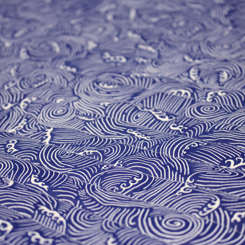 Tissu matelassé Vagues japonaises bleues & blanches, Hokusai - OEKO - TEX - tissuspipi.com