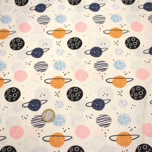 Tissu popeline coton LES PLANETES bleues, roses, oranges, fond écru - tissuspipi.com