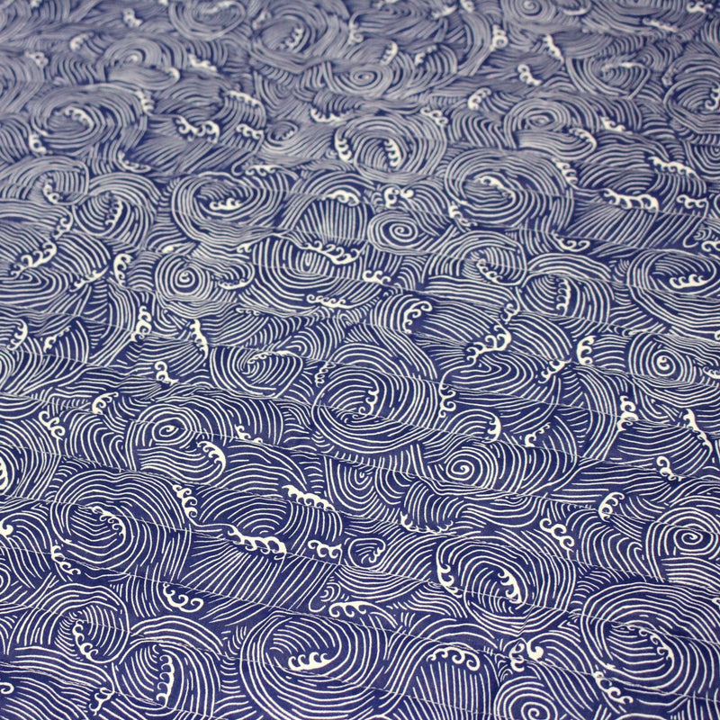 Tissu matelassé Vagues japonaises bleues & blanches, Hokusai - OEKO - TEX - tissuspipi.com