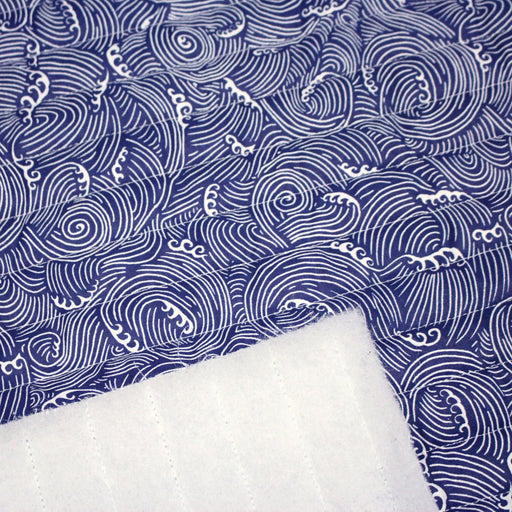 Tissu matelassé Vagues japonaises bleues & blanches, Hokusai - OEKO - TEX - tissuspipi.com