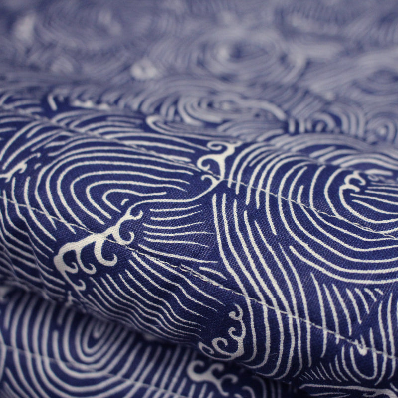 Tissu matelassé Vagues japonaises bleues & blanches, Hokusai - OEKO - TEX - tissuspipi.com
