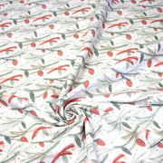 Tissu coton NOËL blanc aux branches sapins et pommes de pin rouges - OEKO - TEX - tissuspipi.com