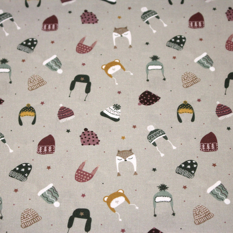 Tissu coton NOËL gris aux chapeaux, bonnets et chapkas - OEKO - TEX - tissuspipi.com