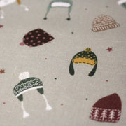 Tissu coton NOËL gris aux chapeaux, bonnets et chapkas - OEKO - TEX - tissuspipi.com