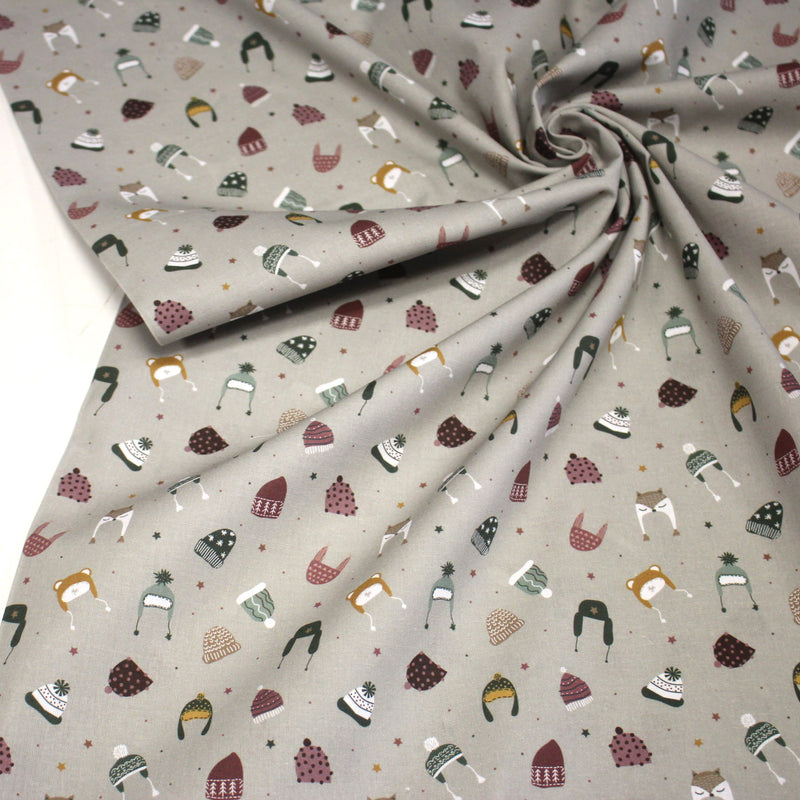 Tissu coton NOËL gris aux chapeaux, bonnets et chapkas - OEKO - TEX - tissuspipi.com