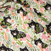 Tissu cotonnade aux chats dans les fleurs roses et vertes - OEKO - TEX STANDARD 100 - tissuspipi.com