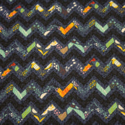 Tissu popeline coton zig zag bleu, noir et fines fleurs multicolores - tissuspipi.com