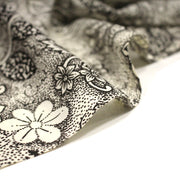 Tissu viscose fluide écru aux fleurs indiennes noires - COLLECTION KALAMKARI - tissuspipi.com