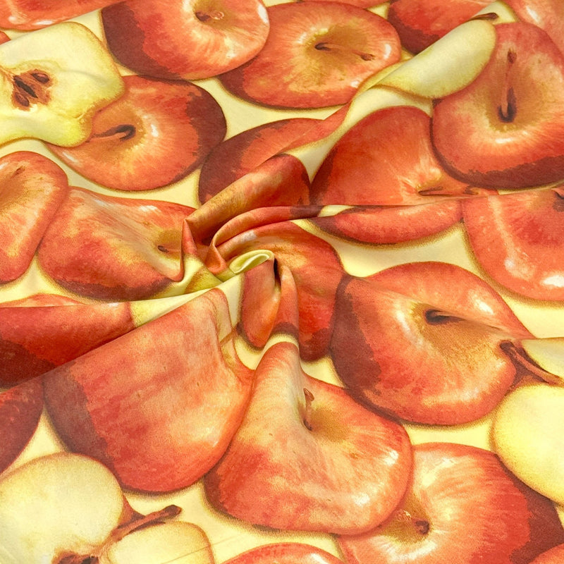 Tissu gabardine coton imprimée aux pommes oranges et jaunes - tissuspipi.com