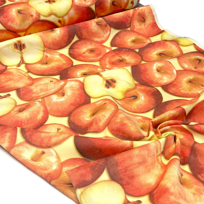 Tissu gabardine coton imprimée aux pommes oranges et jaunes - tissuspipi.com