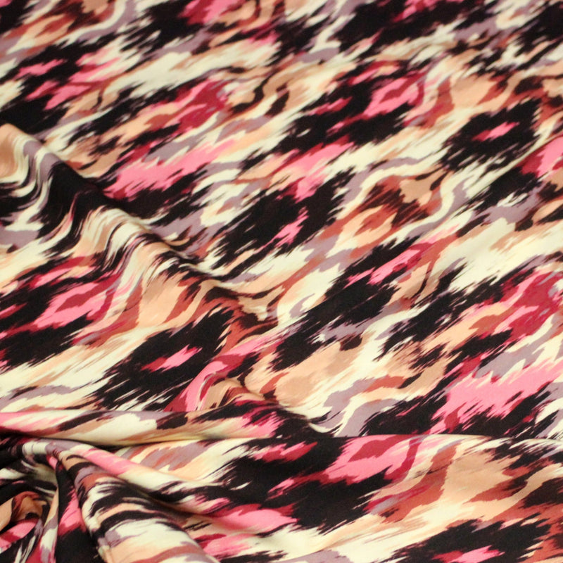 Tissu Viscose fluide motif IKAT rose, chocolat, écru - STANDARD 100 OEKO - TEX - tissuspipi.com
