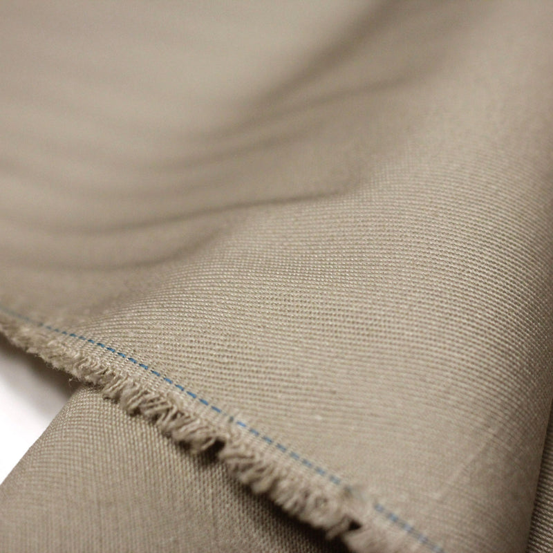 Tissu gabardine polycoton couleur beige sable trench 275gr/m2 - tissuspipi.com