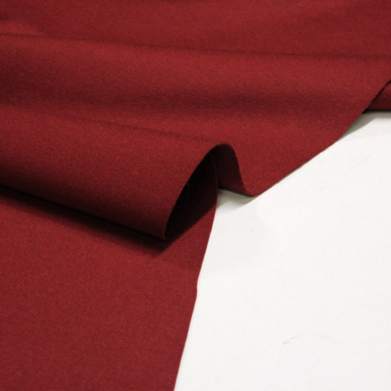 Tissu drap de laine rouge garance uni - le tissu parfait pour l'uniforme de hussard napoléonien, armée française XIVème et armée française 1914 - tissuspipi.com