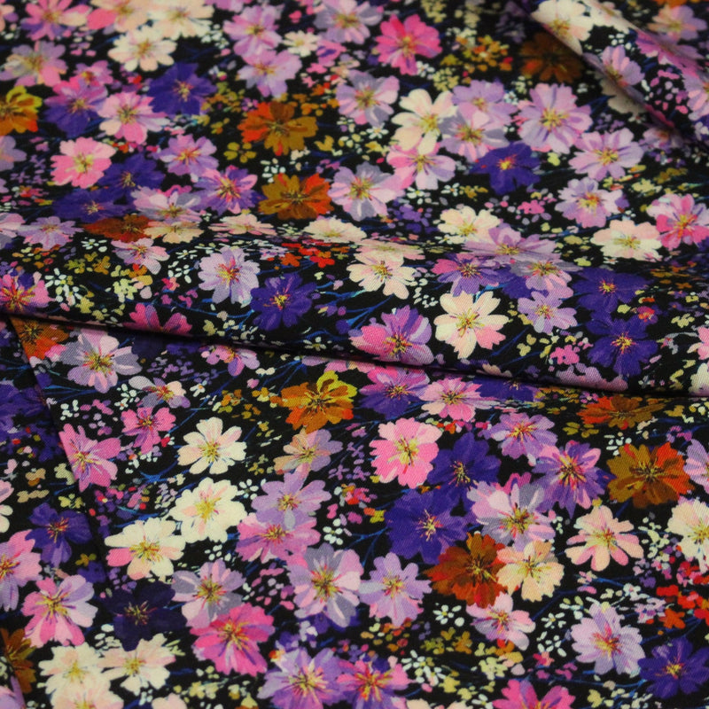 Tissu Viscose fluide ZATA floral parme et violet fond noir – STANDARD 100 OEKO - TEX - tissuspipi.com