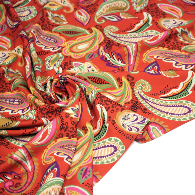 Tissu Viscose fluide ANJALI motif cachemire multicolore fond rouge – STANDARD 100 OEKO - TEX - tissuspipi.com