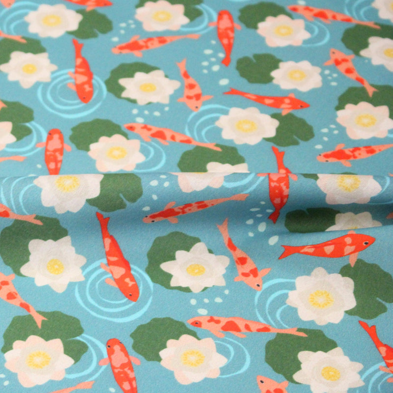 Tissu cotonnade motif japonais KOï aux poissons carpes koï & nénuphars, fond bleu d'eau - OEKO - TEX - tissuspipi.com