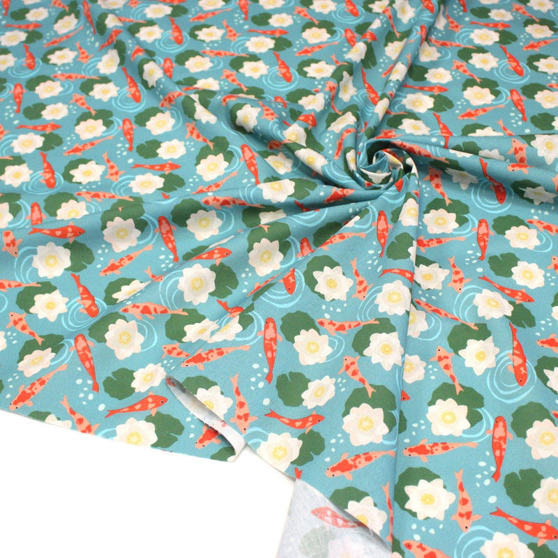 Tissu cotonnade motif japonais KOï aux poissons carpes koï & nénuphars, fond bleu d'eau - OEKO - TEX - tissuspipi.com