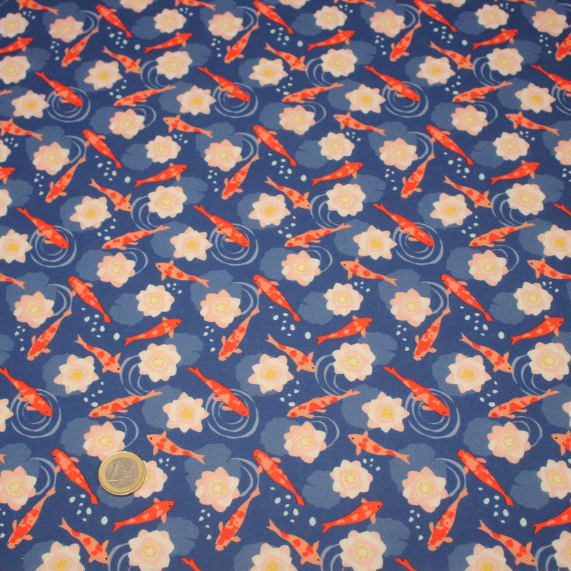 Tissu cotonnade motif japonais KOï aux poissons carpes koï & nénuphars, fond bleu roi - OEKO - TEX - tissuspipi.com