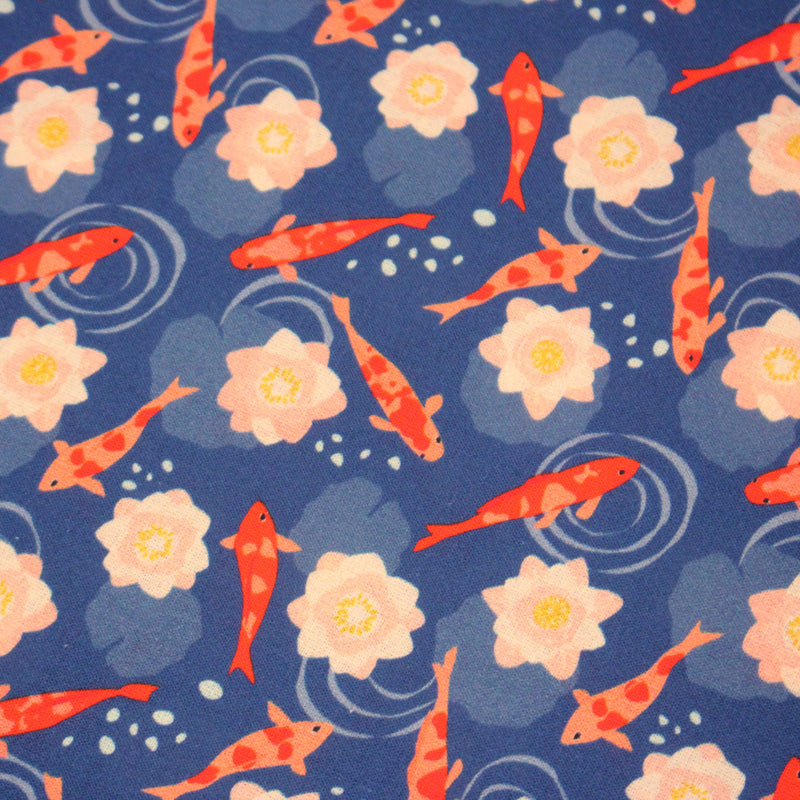 Tissu cotonnade motif japonais KOï aux poissons carpes koï & nénuphars, fond bleu roi - OEKO - TEX - tissuspipi.com