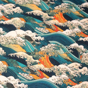 Tissu cotonnade motif japonais de la vague Kanagawa d’Hokusai, tons vert canard, oranges et blancs - OEKO - TEX - tissuspipi.com