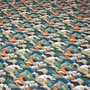 Tissu cotonnade motif japonais de la vague Kanagawa d’Hokusai, tons vert canard, oranges et blancs - OEKO - TEX - tissuspipi.com