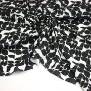 Tissu viscose fluide SEVENTIES, motif géométrique noir et blanc - STANDARD 100 OEKO - TEX - tissuspipi.com