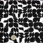 Tissu viscose fluide SEVENTIES, motif géométrique noir et blanc - STANDARD 100 OEKO - TEX - tissuspipi.com