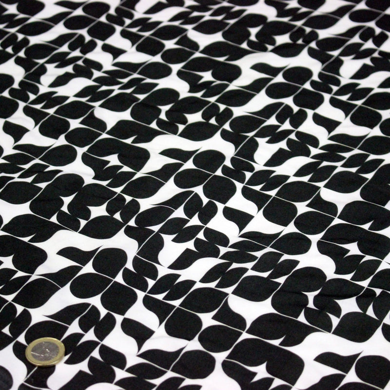 Tissu viscose fluide SEVENTIES, motif géométrique noir et blanc - STANDARD 100 OEKO - TEX - tissuspipi.com