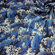 Tissu cotonnade motif japonais VAGUES HOKUSAI dorées, bleu ou rouge - COLLECTION JAPON DORÉ - tissuspipi.com